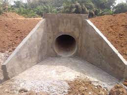 Etudes, suivi et contrôle de travaux de routes en terre et pose de buses