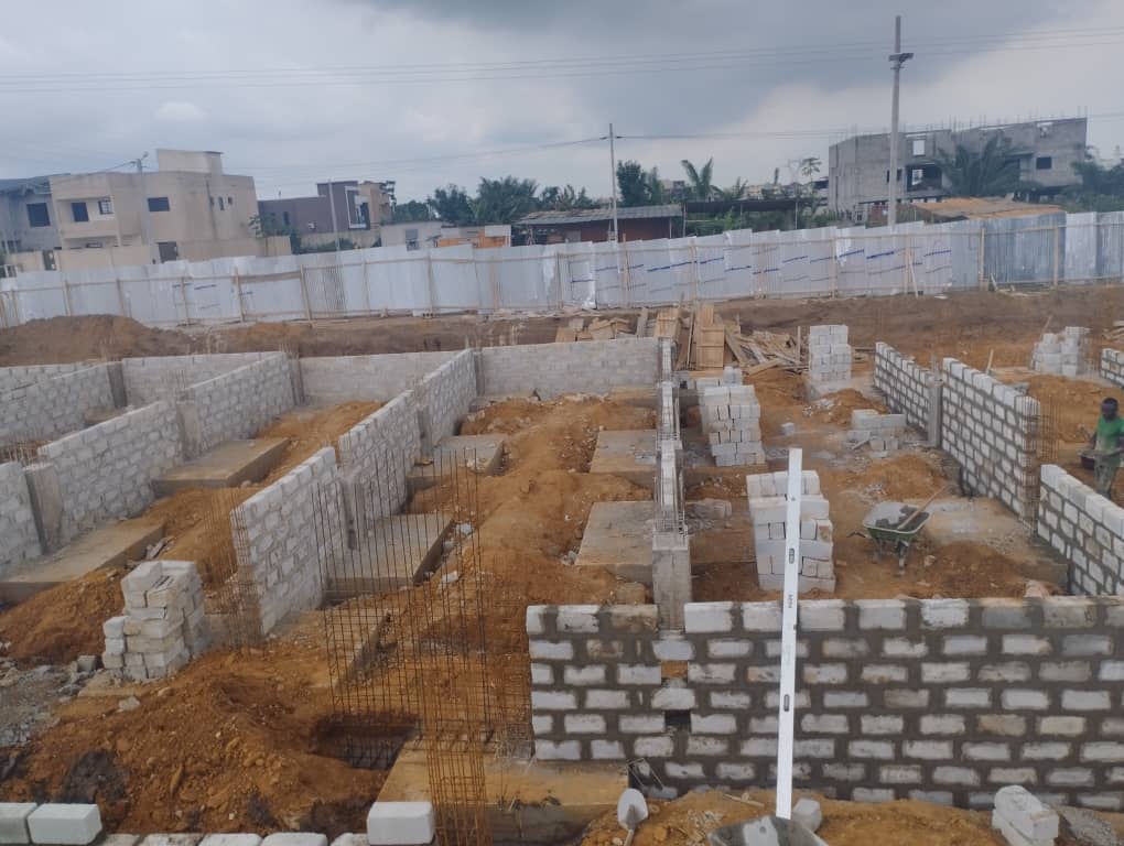 Suivi et contrôle des travaux de SCI AGODOU à Bingerville _ Bâtiment R+3